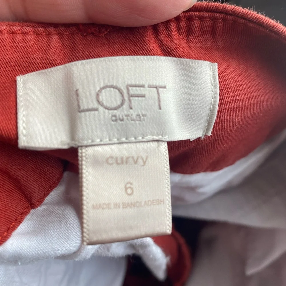 LOFT Red Cropped Ankle Pants Relaxed Fit - Picture 7 of 7